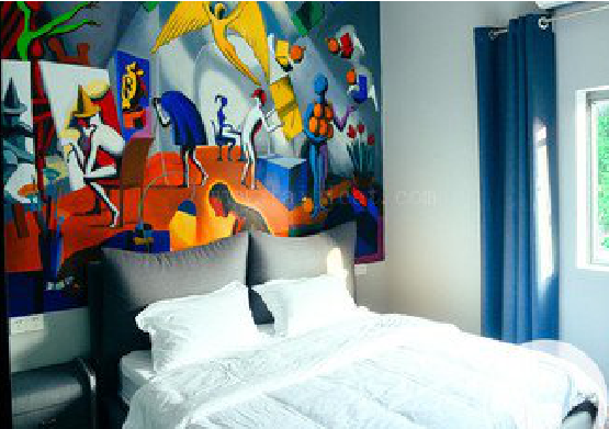 辰溪对于酒店的墙体彩绘而言更注重哪些方面？